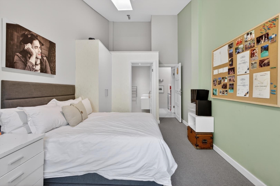 3 Bedroom Property for Sale in Vredehoek Western Cape